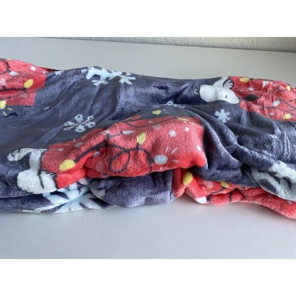 Peanuts Holiday Snoopy Christmas Lighted Doghouse Soft Plush Throw Blanket NEW - Picture 9 of 9